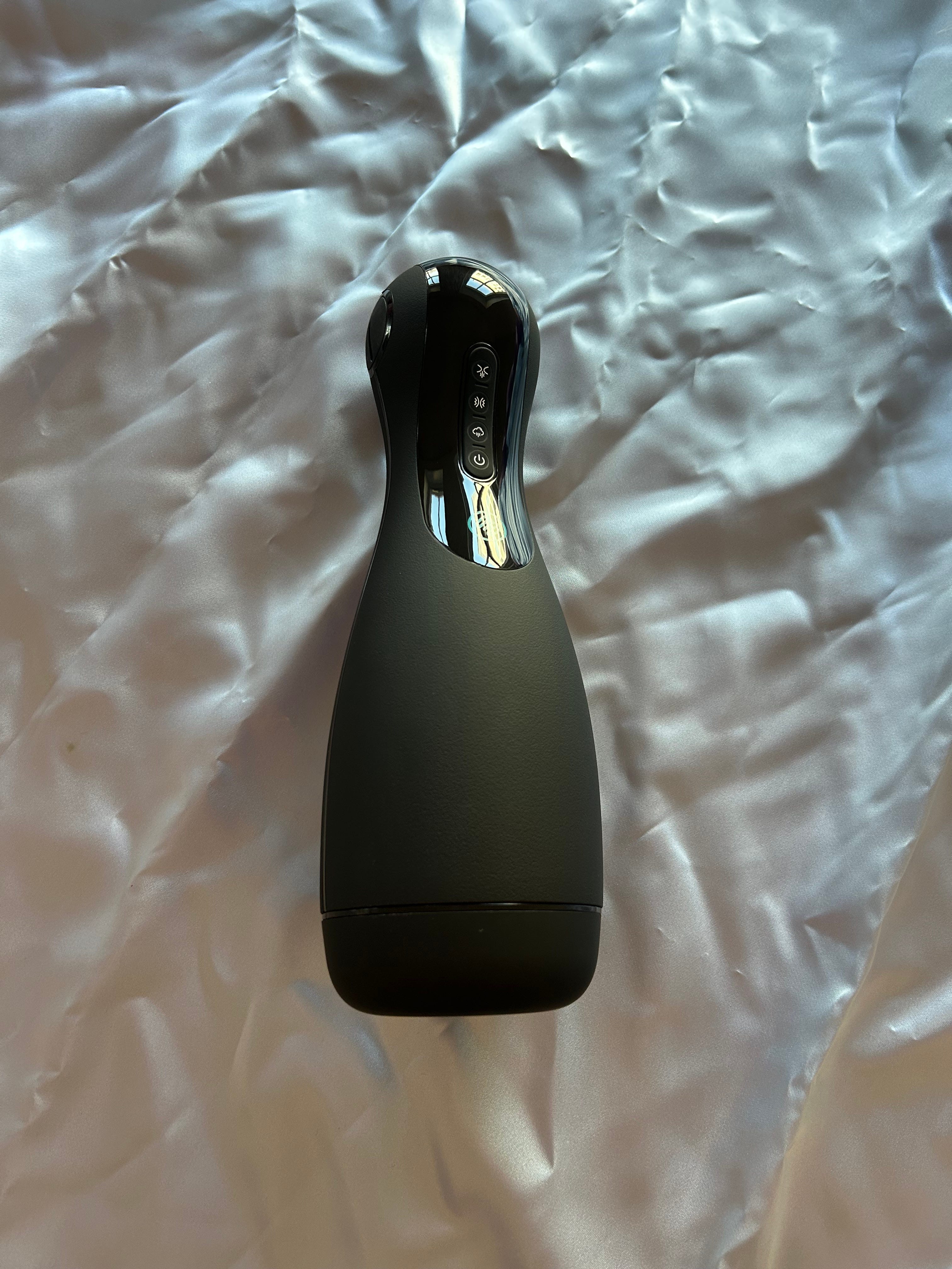 Blowmotion Suction Vibrating Male Masturbator 2.0 best male masturbators