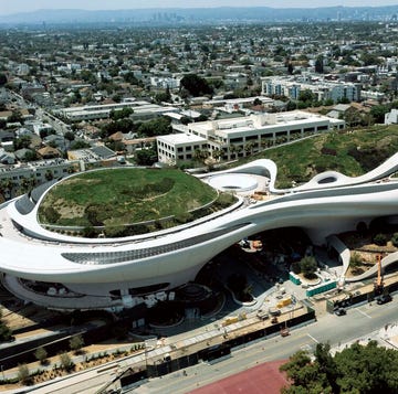lucas museum of narrative art, ルーカス・ミュージアム・オブ・ナラティブ・アート, ジョージ・ルーカス, george lucas, harper's bazaar art, bazaarart lucas museum of narrative art, ルーカス・ミュージアム・オブ・ナラティブ・アート, ジョージ・ルーカス, george lucas, harper's bazaar art, bazaarart